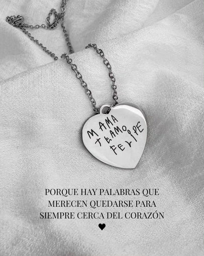 "Amor Eterno" Collar Personalizado para Mamá + Box de Rosas