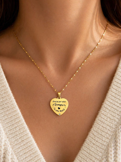 Collar Grabado "Feliz día Mamá" + Box de regalo